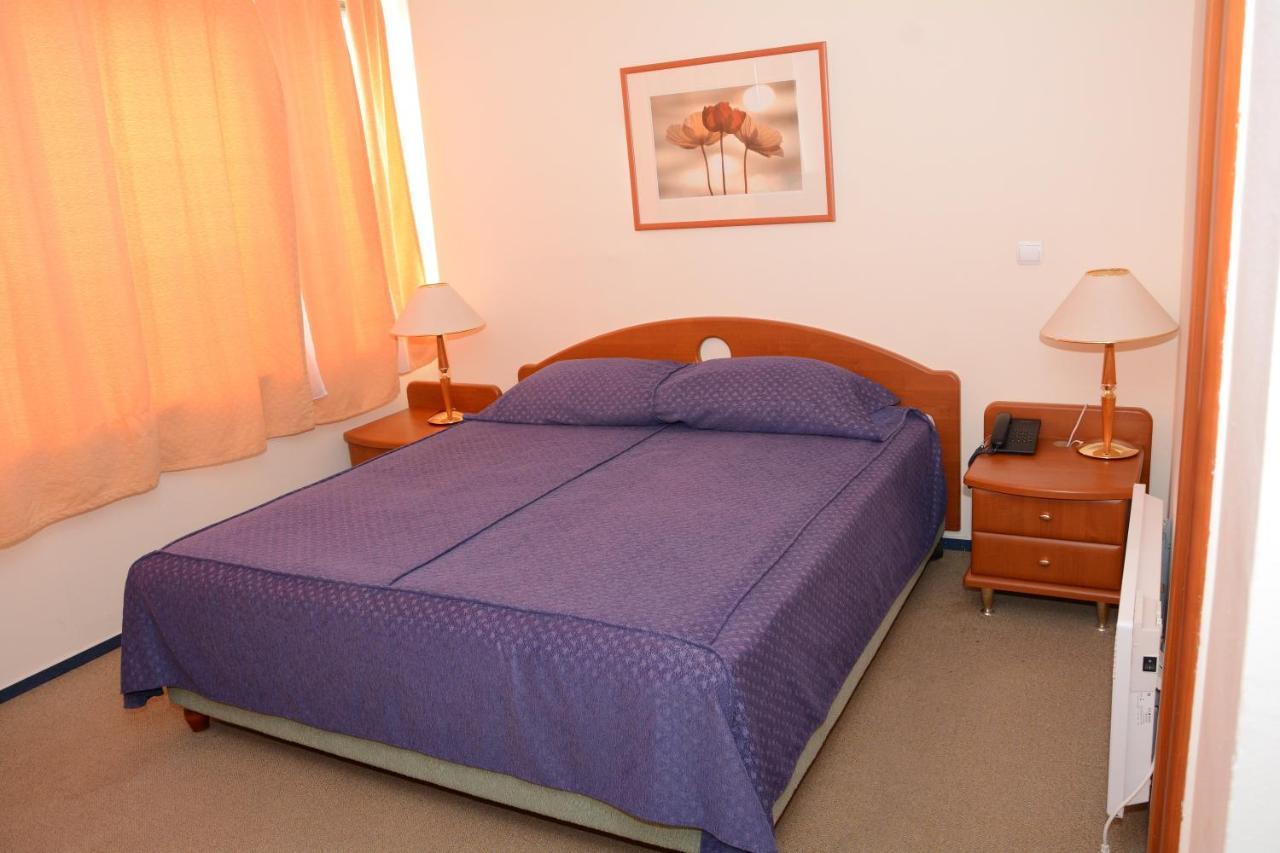 Oaza Hotel Štip エクステリア 写真