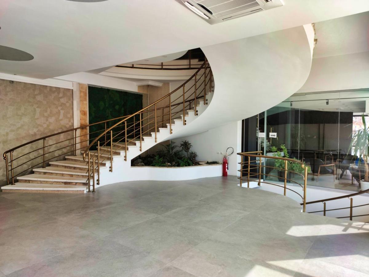 Oaza Hotel Štip エクステリア 写真